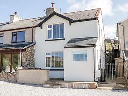4 Anglesey Road