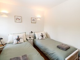 2 Chews Cottage