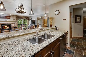 Townsend Place B-106 1 Bedroom Condo by RedAwning