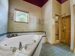 Gold King Chalet 3 Bedroom Townhouse by RedAwning