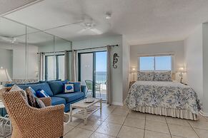Royal Gulf Beach & Racquet Club 5802 Condo by RedAwning