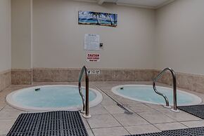 Royal Gulf Beach & Racquet Club 5802 Condo by RedAwning