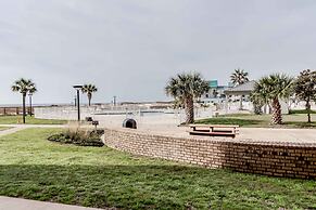 Royal Gulf Beach & Racquet Club 5802 Condo by RedAwning