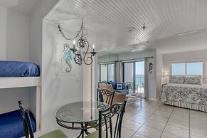 Royal Gulf Beach & Racquet Club 5802 Condo by RedAwning