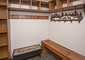 Luxury Penthouse at Bear Paw Lodge