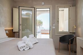 Apeiron Blue Santorini - Sustainable Adults Only 14+