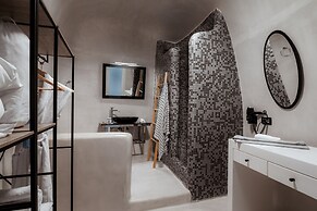 Apeiron Blue Santorini - Sustainable Adults Only 14+