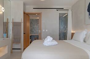 Apeiron Blue Santorini - Sustainable Adults Only 14+