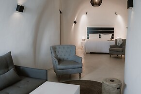 Apeiron Blue Santorini - Sustainable Adults Only 14+