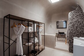 Apeiron Blue Santorini - Sustainable Adults Only 14+