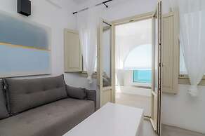 Apeiron Blue Santorini - Sustainable Adults Only 14+