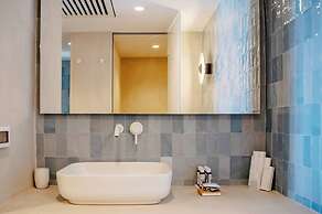 Apeiron Blue Santorini - Sustainable Adults Only 14+