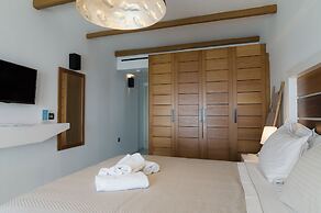 Apeiron Blue Santorini - Sustainable Adults Only 14+