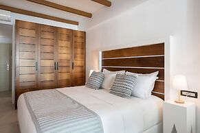 Apeiron Blue Santorini - Sustainable Adults Only 14+