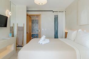 Apeiron Blue Santorini - Sustainable Adults Only 14+