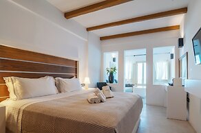 Apeiron Blue Santorini - Sustainable Adults Only 14+