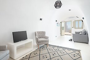 Apeiron Blue Santorini - Sustainable Adults Only 14+