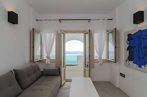 Apeiron Blue Santorini - Sustainable Adults Only 14+