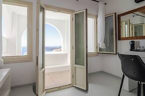 Apeiron Blue Santorini - Sustainable Adults Only 14+