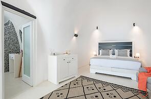 Apeiron Blue Santorini - Sustainable Adults Only 14+