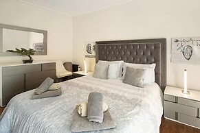 1 Bed Apartment Sleeps 4 With Pool