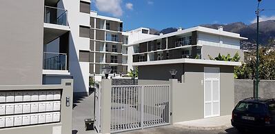 1 Bed Apartment Sleeps 4 With Pool