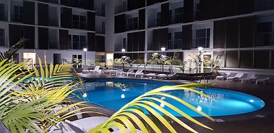 1 Bed Apartment Sleeps 4 With Pool