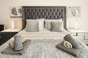 1 Bed Apartment Sleeps 4 With Pool