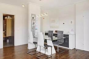 1 Bed Apartment Sleeps 4 With Pool