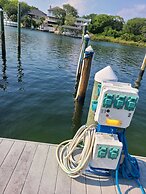 DP 601C is a Gorgeous 2 BR with Boat Slip by RedAwning