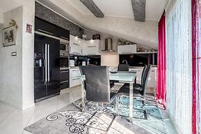 Luxury Spacious apt Near Znjan Beach w sea View