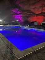 Rum Oasis Luxury Camp