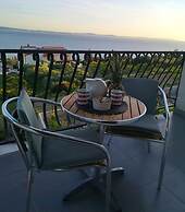 Large 95 m2 apt w. the sea View, Balcony and gar