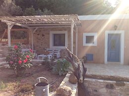 Chaihoutes stone House into Olive farm in Zia