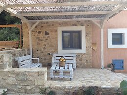 Chaihoutes stone House into Olive farm in Zia