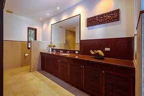 Bali Style Mansion in Great Location WL2