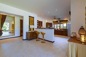 Bali Style Mansion in Great Location WL2