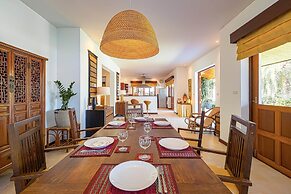 Bali Style Mansion in Great Location WL2