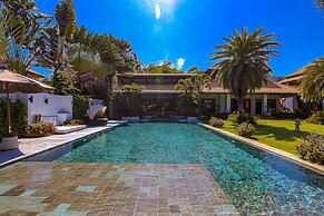 Bali Style Mansion in Great Location WL2