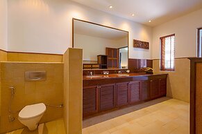 Bali Style Mansion in Great Location WL2