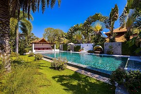Bali Style Mansion in Great Location WL2