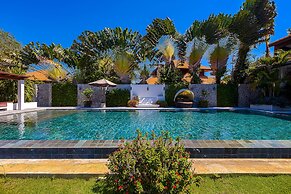 Bali Style Mansion in Great Location WL2