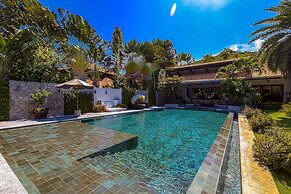 Bali Style Mansion in Great Location WL2