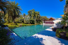 Bali Style Mansion in Great Location WL2