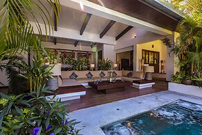 Bali Style Mansion in Great Location WL2