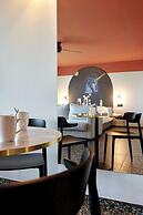 Dina Morgabine Saint Denis