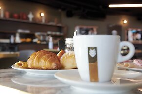 Dina Morgabine Saint Denis