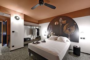 Dina Morgabine Saint Denis