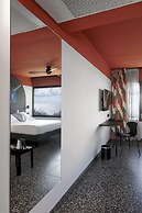 Dina Morgabine Saint Denis