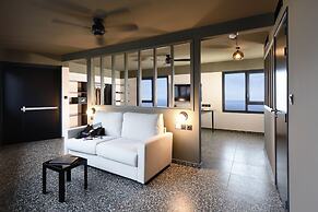 Dina Morgabine Saint Denis